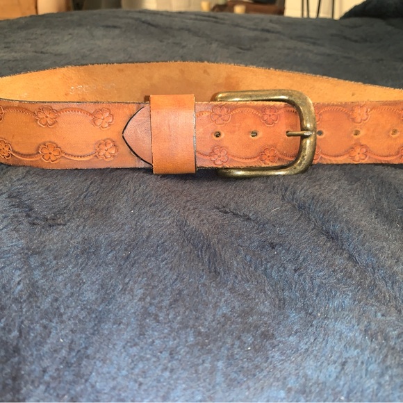 VINTAGE HANDMADE 70’s 2” WIDE TOOLED BURNISHED LEATHER BELT BOHO WESTERN HIPPIE - Picture 2 of 14